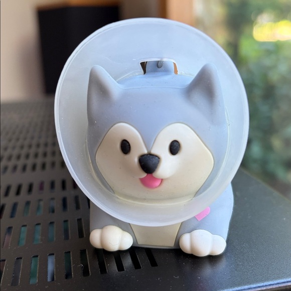 Bath & Body Works Husky Dog with Cone Vet PocketBac Sanitizer Holder Lanyard NWT - Picture 2 of 5